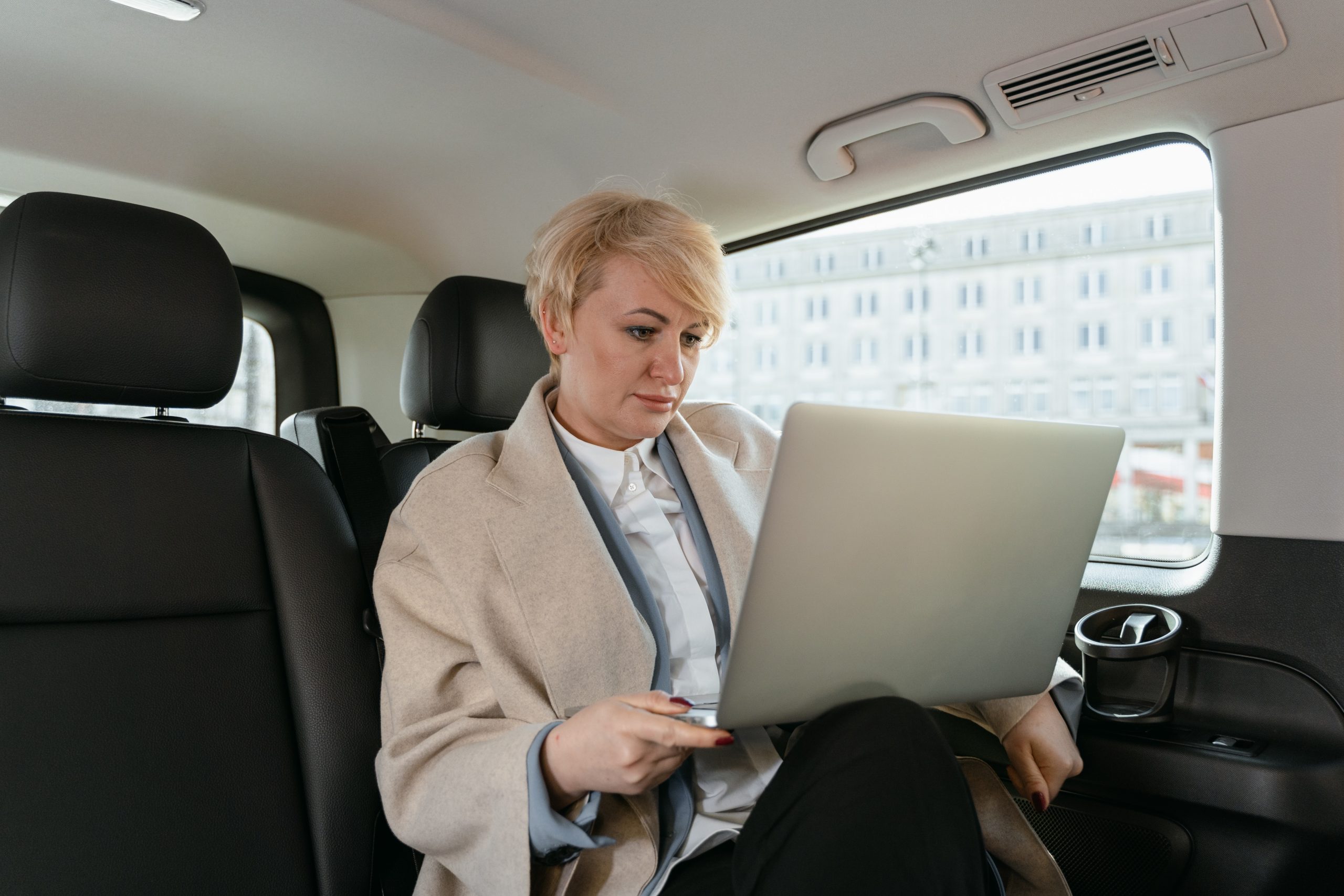 Lauth Investigations International | What Is White Collar Crime And How Much Is It Costing YOUR Business?